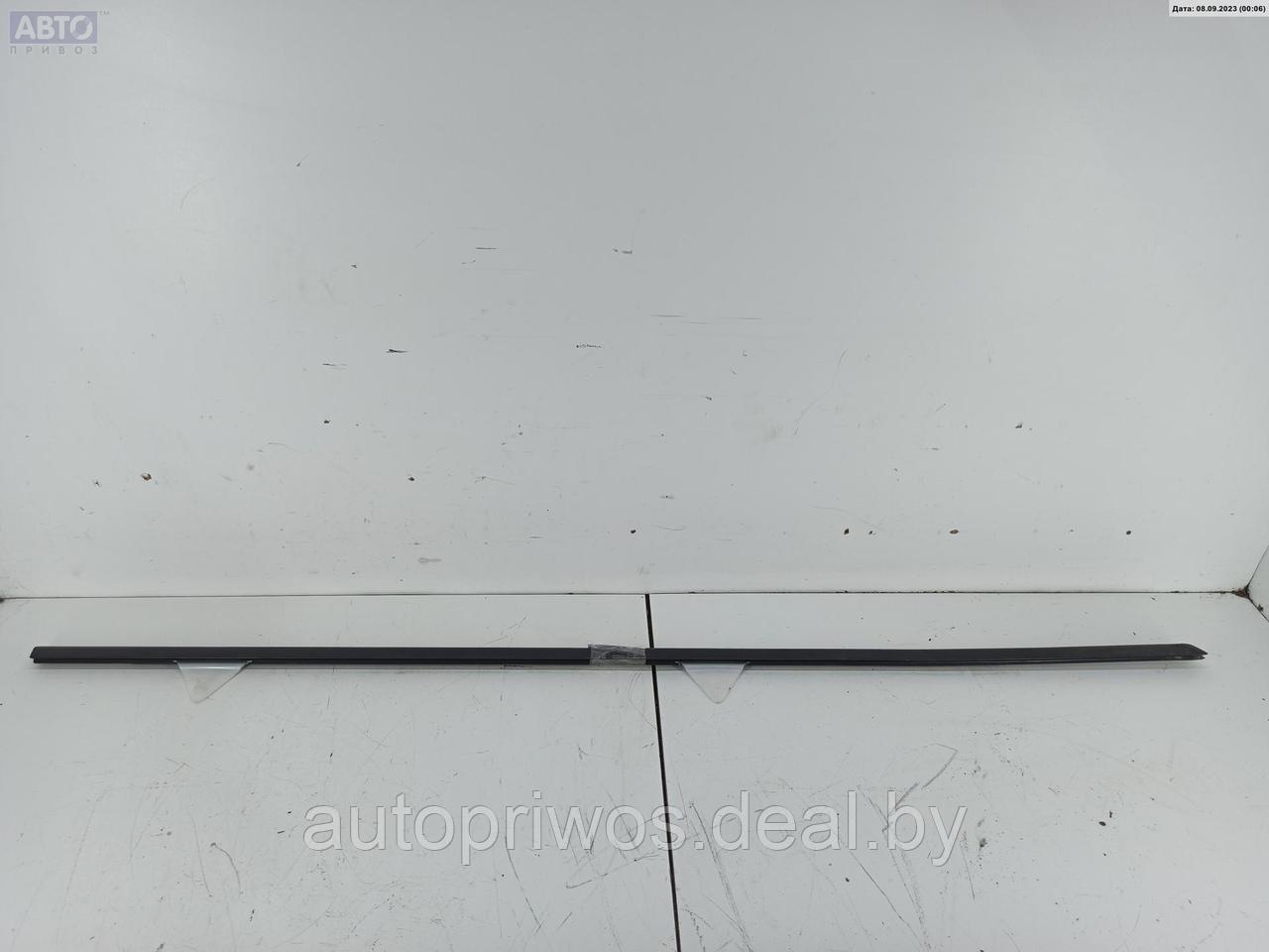 Молдинг стекла двери передней правой наружный Audi A3 8P (2003-2012) - фото 1 - id-p215045538