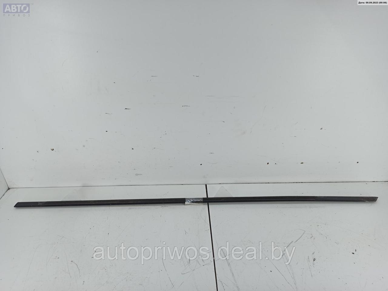 Молдинг стекла двери передней правой наружный Audi A3 8P (2003-2012) - фото 2 - id-p215045538
