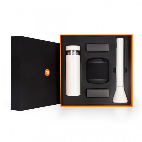 Подарочный набор Xiaomi Premium Box (Thermos Cup + Bluetooth Speaker + Desk Lamp) - фото 2 - id-p197658324