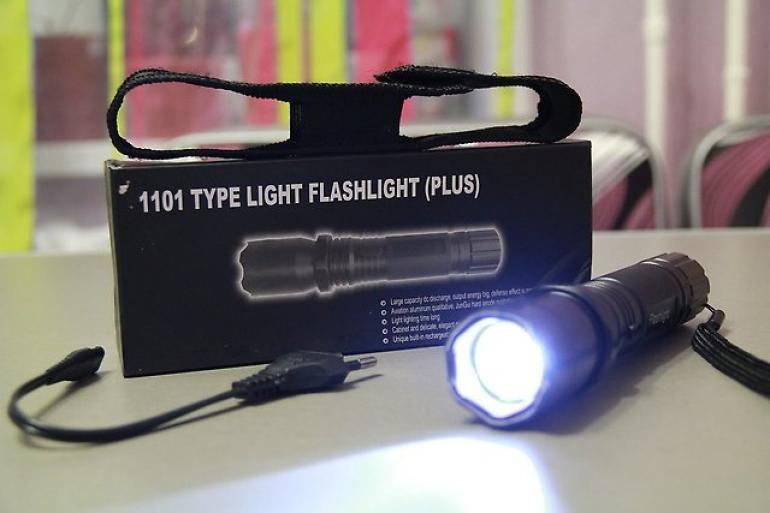 Электрошокер-фонарик 1101 Type light flashlight (PLUS) (средство самообороны) - фото 2 - id-p215115673