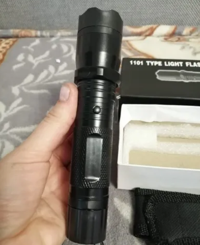 Электрошокер-фонарик 1101 Type light flashlight (PLUS) (средство самообороны) - фото 2 - id-p215117050
