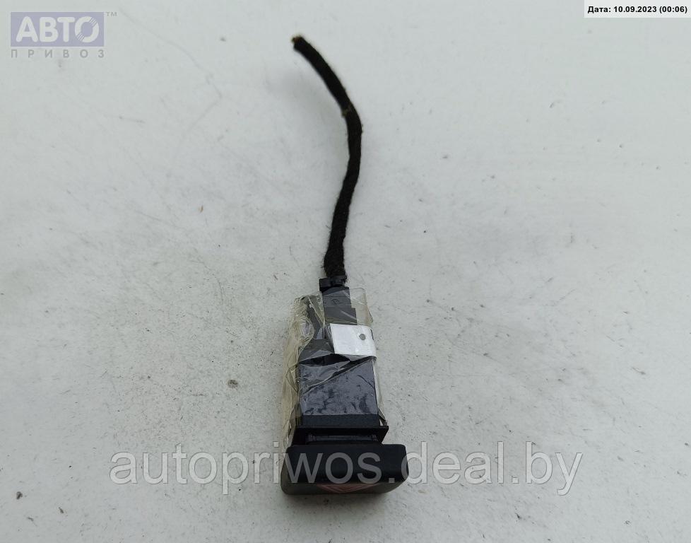 Кнопка аварийной сигнализации (аварийки) Audi A4 B7 (2004-2008) - фото 1 - id-p215121761