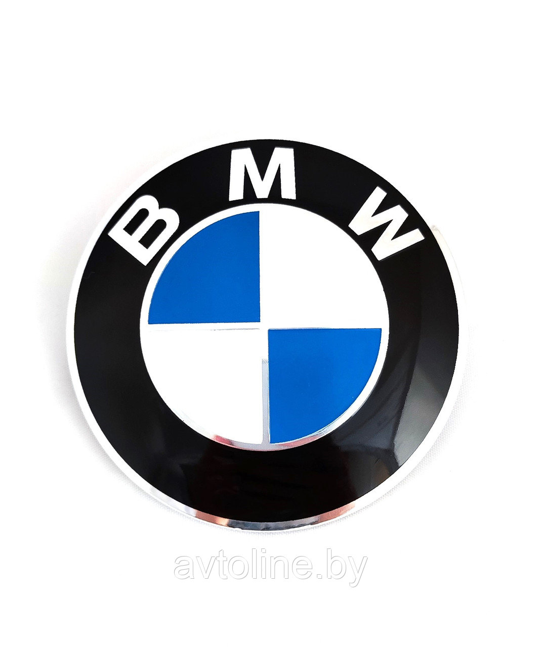 Эмблема BMW 82 мм бело-синяя (черная основа) 51148132375