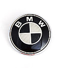 Эмблема BMW 74 мм черно-белая/карбон (копия) 51148132375-74 BKW/C