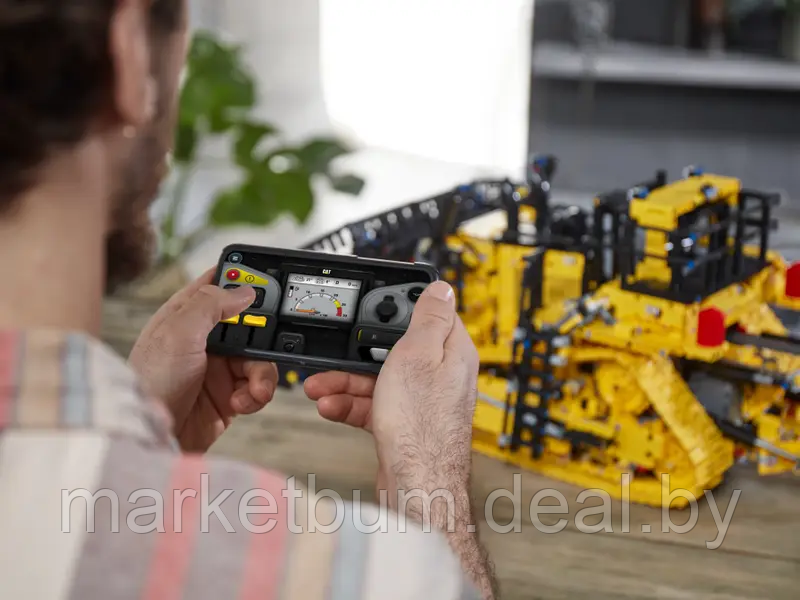 Конструктор LEGO Technic 42131. Бульдозер с дистанционным управлением Cat D11 - фото 10 - id-p215234362