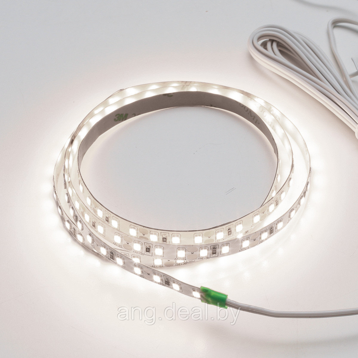 LED лента SMD2835, (холодный белый), 12Вт(12Вт/м), 12В, 1000х8 мм, каб. пит. 2м и кон.L813, 120LED/м, - фото 4 - id-p215266166