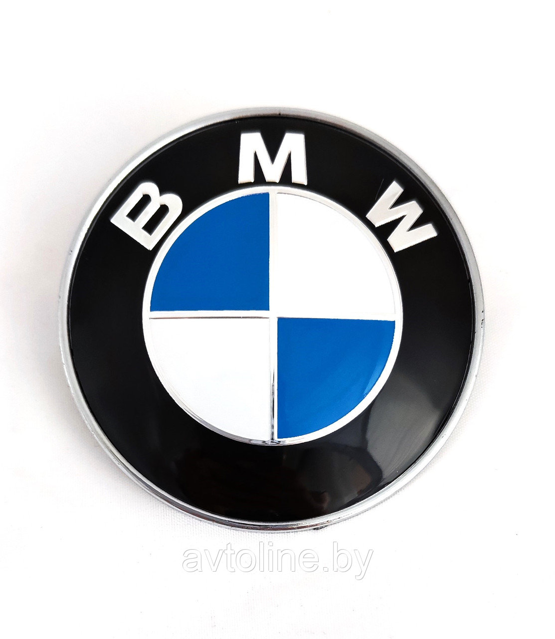 Эмблема BMW 74 мм бело-синяя (черная основа) 51148132375-74 - фото 1 - id-p98786343