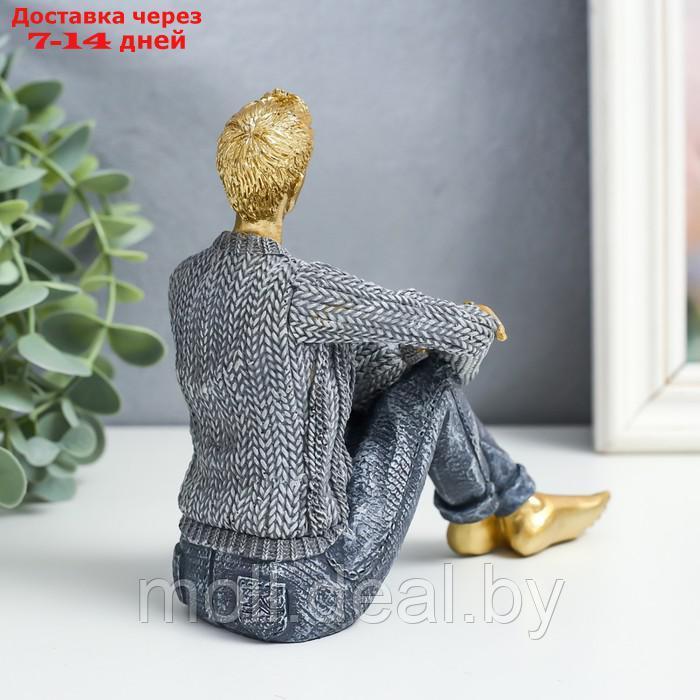 Сувенир полистоун "Молодой человек в сером свитере, сидит" 14,5х7х14 см - фото 3 - id-p215249882