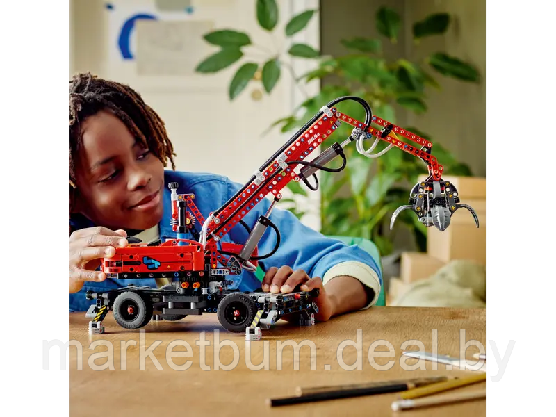 Конструктор LEGO Technic 42144, Кран с захватом. - фото 8 - id-p215318943
