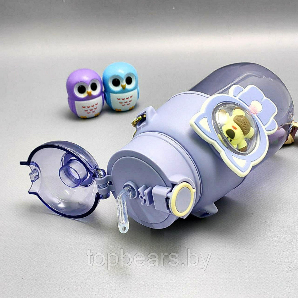 Бутылка Мишка в иллюминаторе с клапаном, трубочкой и ремешком 680 мл. / Наклейки в подарок Фиолетовый - фото 10 - id-p215450452