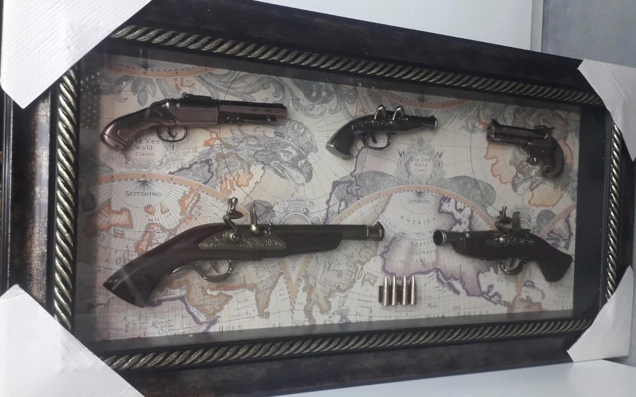 Картина с сувенирным оружием на карте мира «Пять стволов» Декоративное сувенирное оружие - фото 3 - id-p215524806