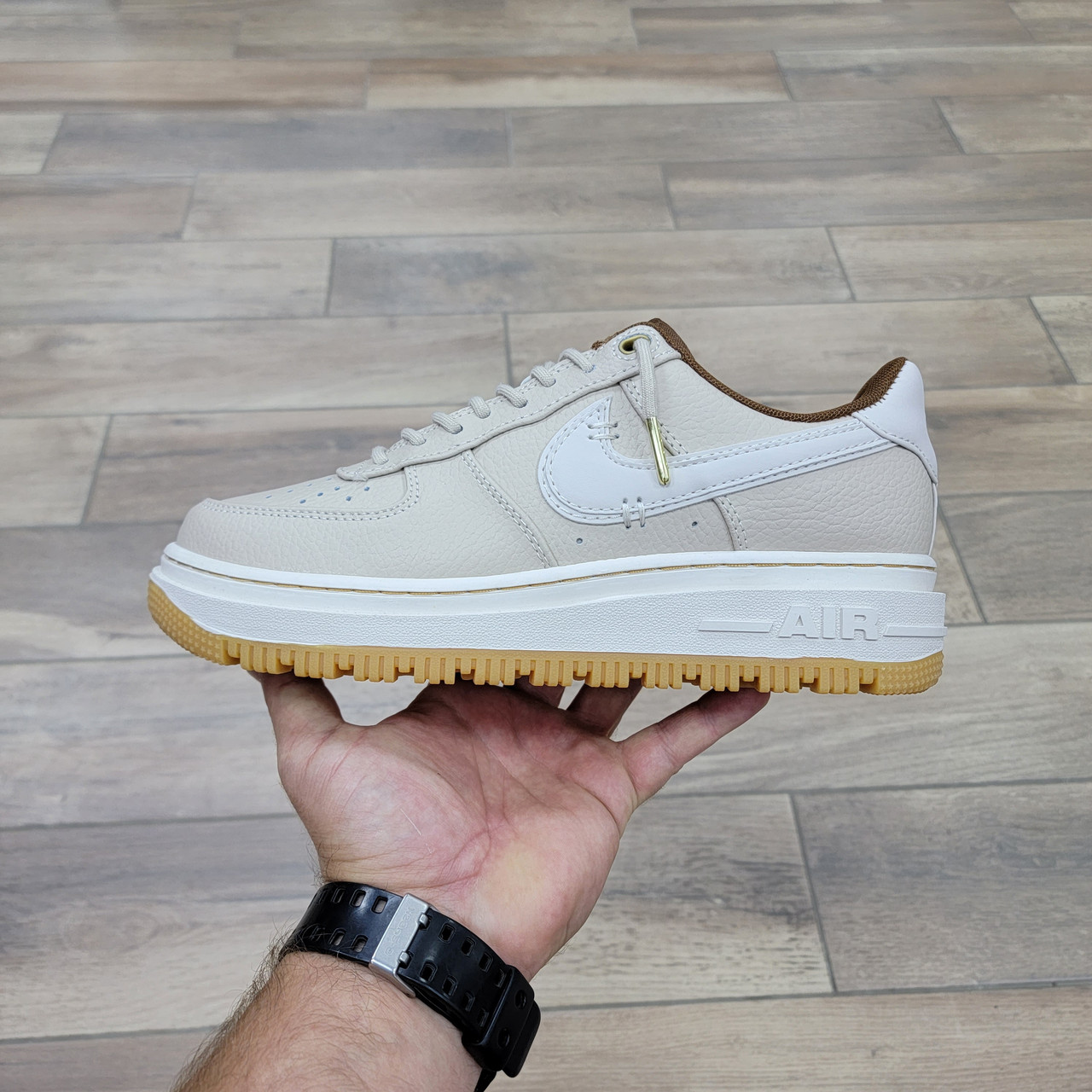 Кроссовки Nike Air Force 1 Luxe 'Pecan' - фото 1 - id-p193138444