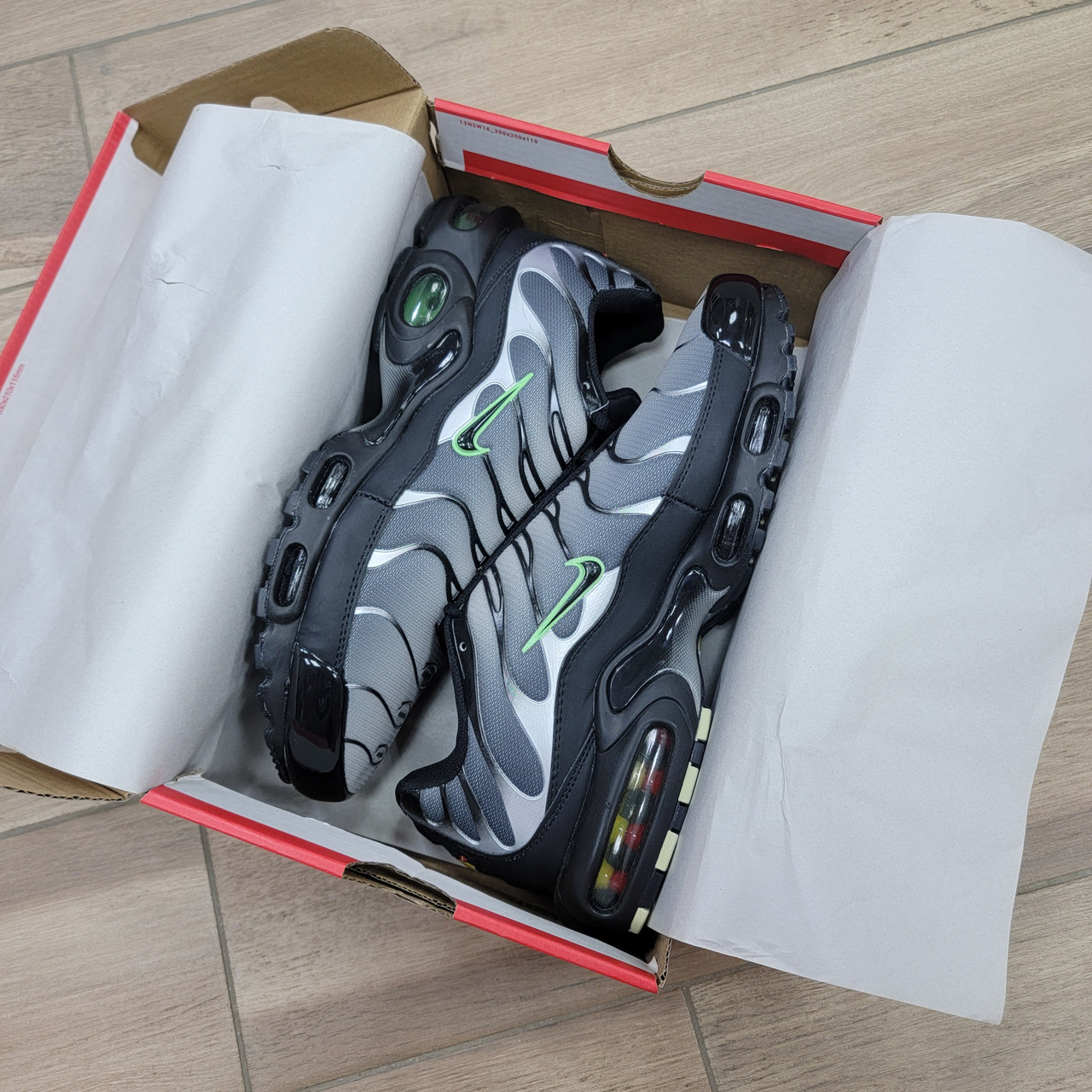 Кроссовки Nike Air Max Plus Tn Gray Green Black - фото 6 - id-p203162928