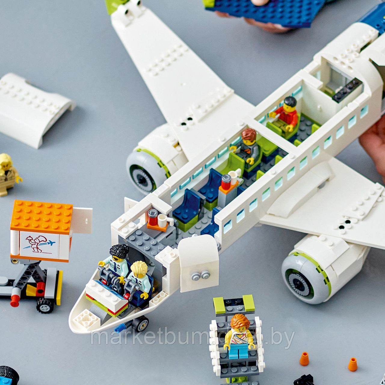 Конструктор LEGO City 60367 Пассажирский самолет - фото 4 - id-p215595498