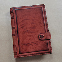 Съемная кожаная обложка на ежедневник ф-та А5 с магнитной застежкой (рыже-коричн. ) Арт. 4-232
