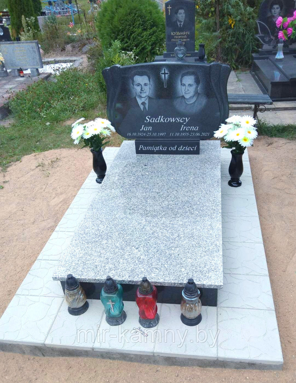 ОДИНОЧНОЕ НАДГРОБИЕ НА ДВОЙНОЕ ЗАХОРОНЕНИЕ