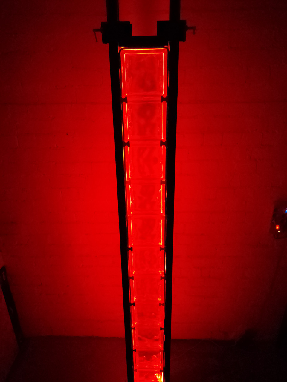 Подсветка из стеклоблоков в коридоре - фото 5 - id-p215635181