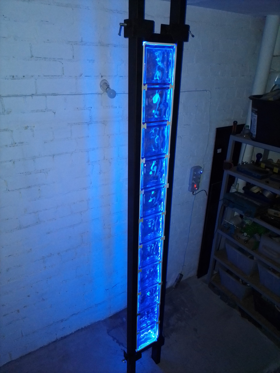 Подсветка из стеклоблоков в коридоре - фото 9 - id-p215635181