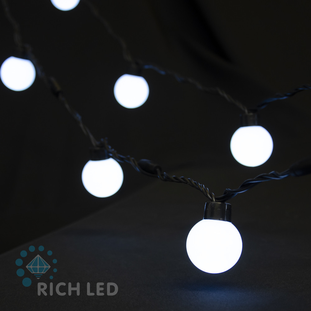 Светодиодная гирлянда большие шарики Rich LED 5 м, 20 шариков, 220 В, соединяемая, белая, черный провод, - фото 1 - id-p215731081