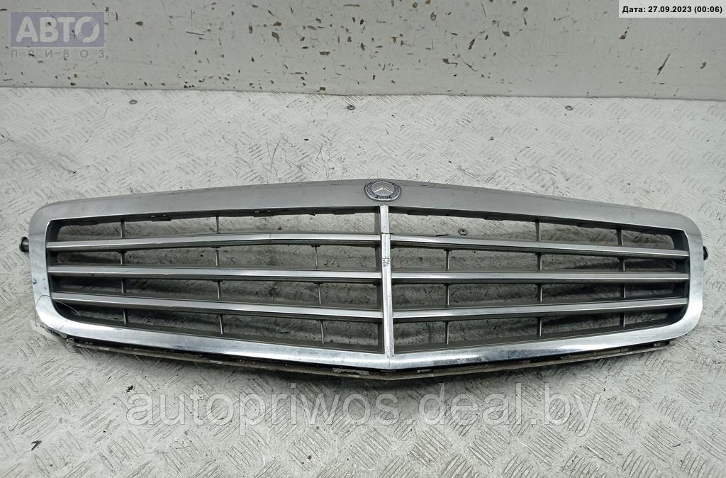 Решетка радиатора Mercedes W204 (C) - фото 1 - id-p215799589
