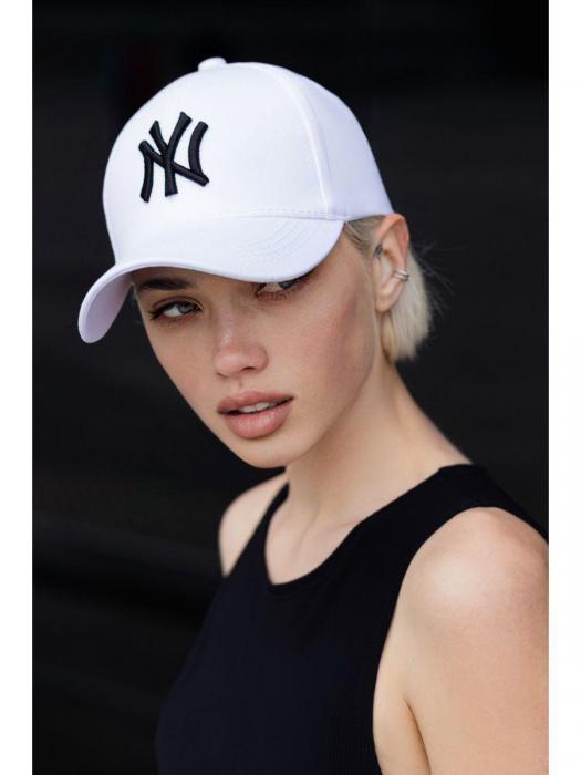 Кепка женская летняя белая стильная бейсболка головной убор с принтом New York - фото 4 - id-p215913815