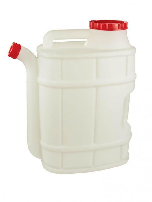 Канистра пищевая пластиковая со сливом Альтернатива 20 литров Бочонок М1282 с носиком для воды - фото 1 - id-p215922380