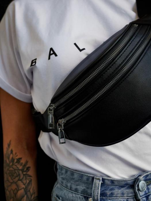 Женская сумка на пояс Бананка поясная спортивная барсетка через плечо из эко кожи черная для телефона - фото 3 - id-p215916453