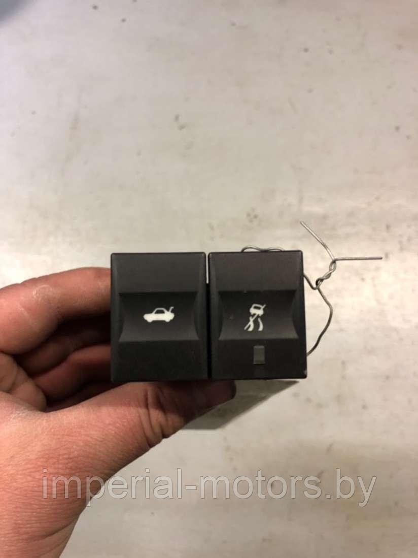 Кнопка открытия багажника Ford Mondeo 3 - фото 1 - id-p215969669