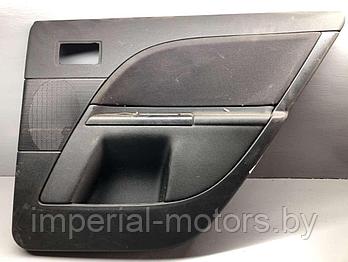 Обшивка двери задней правой (дверная карта) Ford Mondeo 3