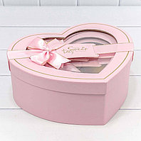 Коробка "Сердце" 16,2*14,3*6 см с окошком и бантом .Розовый