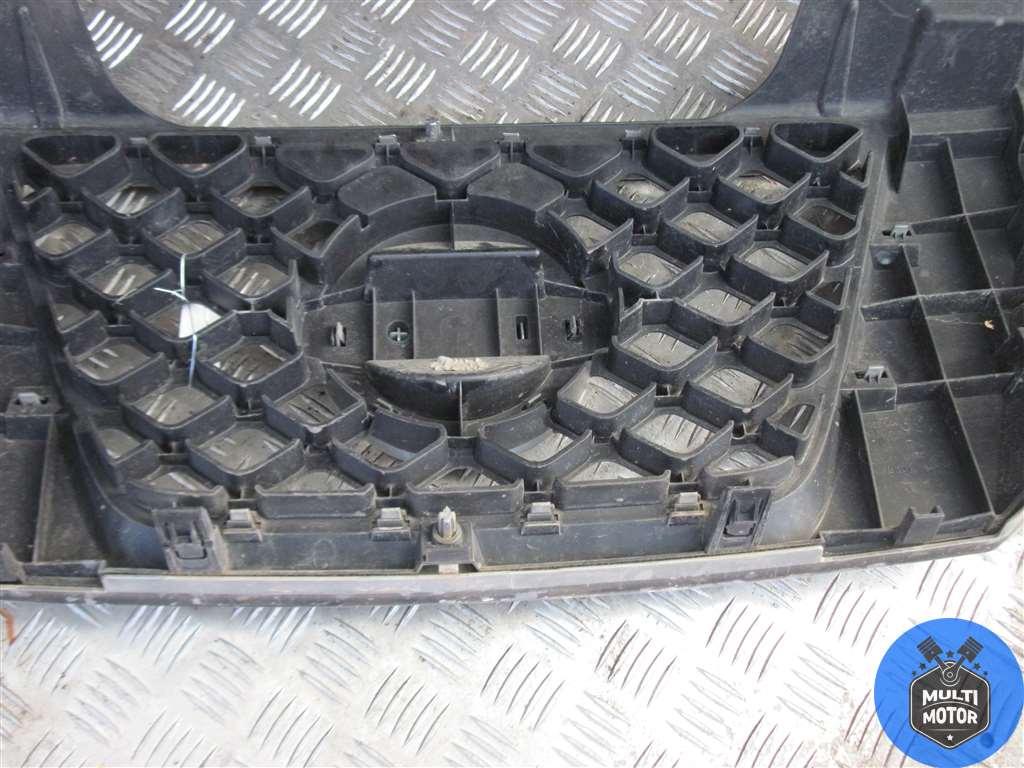 Решетка радиатора NISSAN Pathfinder(R51)(2004-2014) 2.5 TDi 2006 г. - фото 4 - id-p216012859