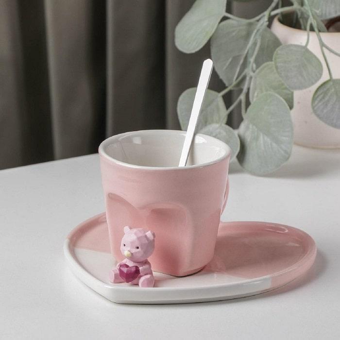 Подарочный чайный набор «Розовый мишка» на 1 персону: кружка, блюдце, ложка - фото 1 - id-p216157691