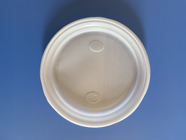 Тарелка пластмассовая одноразового применения окрашенная 205мм, 30шт - фото 1 - id-p216160075