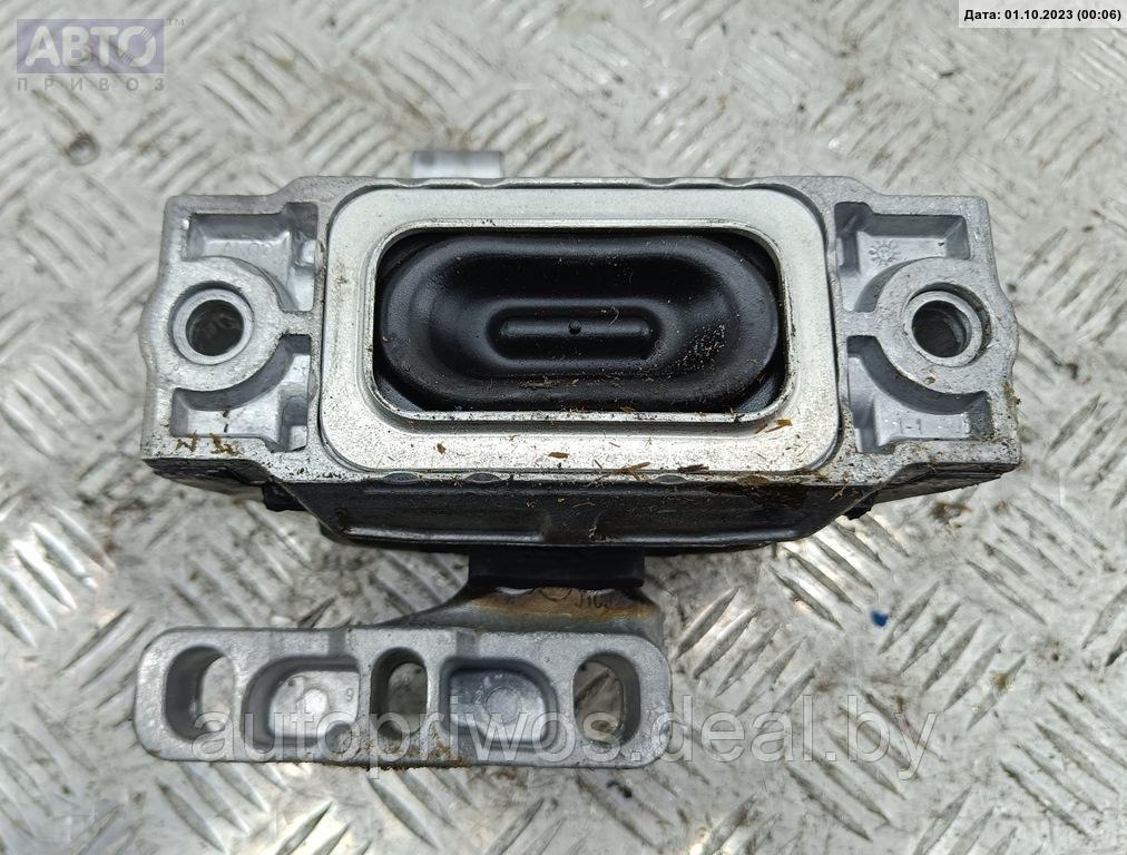 Подушка крепления двигателя Audi Q3 8U (2011-2018) - фото 1 - id-p216229144