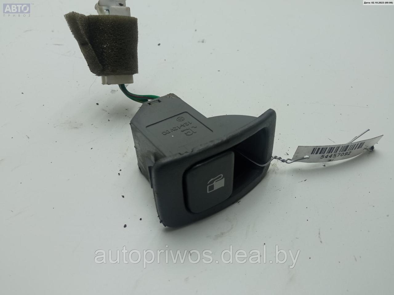 Кнопка открывания лючка топливного бака Hyundai Trajet - фото 1 - id-p215978926