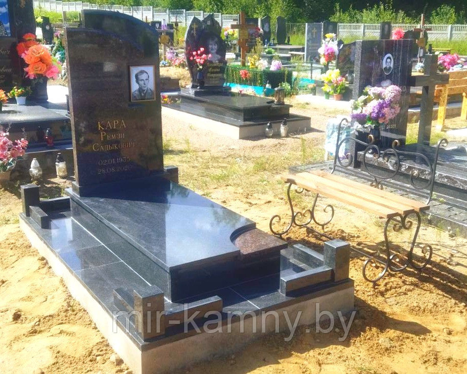 ОДИНОЧНЫЙ ГРАНИТНЫЙ ПАМЯТНИК В ВОЛКОВЫСКЕ