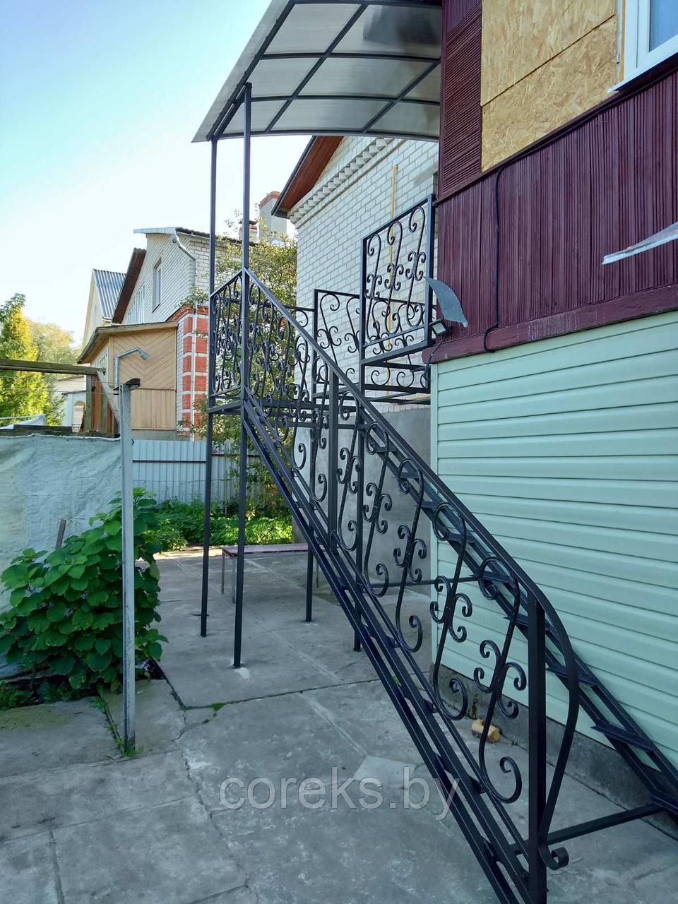 Каркас лестницы  с перилами для дома №22