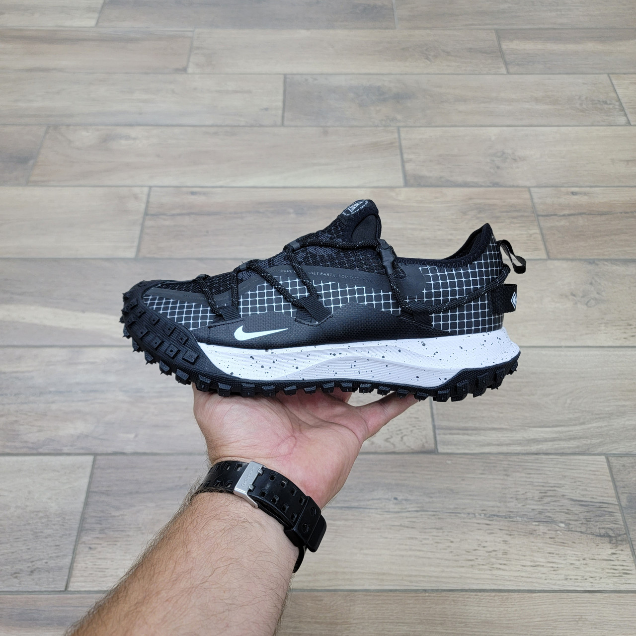 Кроссовки Nike ACG Mountain Fly Low GTX SE Black / White