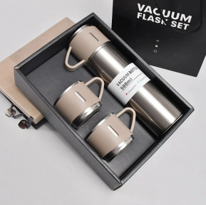 Термос с тремя кружками Vacuum set / Подарочный набор с вакуумной изоляцией / 500 мл. Бежевый
