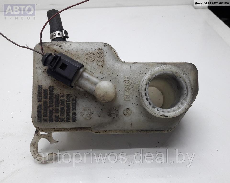 Бачок тормозной жидкости Volkswagen Fox - фото 1 - id-p216162445