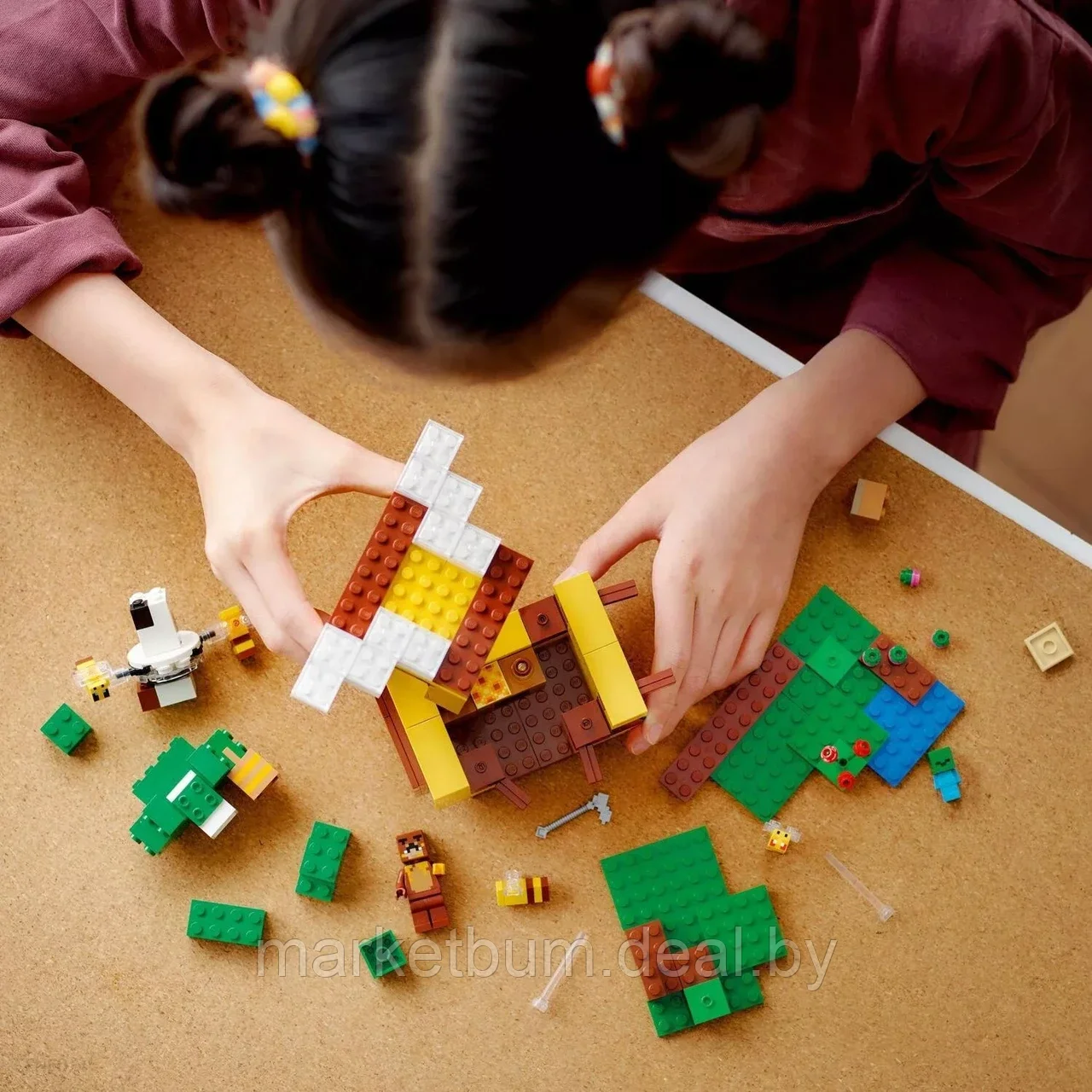 Конструктор LEGO Minecraft 21241, Пчелиный улей. - фото 7 - id-p216453849
