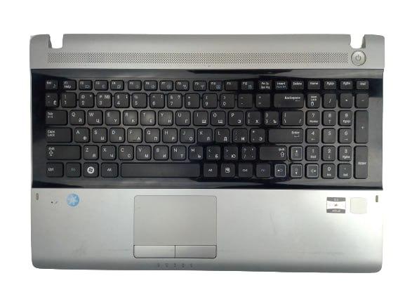 Верхняя часть корпуса (Palmrest) Samsung RV511, RV513, RV515 с клавиатурой, с тачпадом, серый, RU (с разбора)