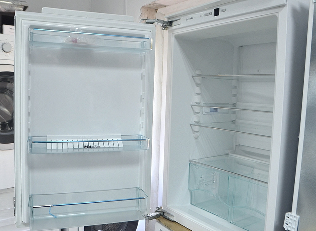 Новый встраиваемый холодильник Miele K32122i ВЫСОТА 0.85 Mетра Германия гарантия 6 мес - фото 1 - id-p216503248