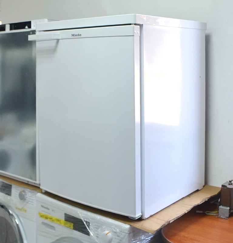 Новый маленький холодильник MIELE K12023 пр-во Германия высота 0.85 метра гарантия 6 мес - фото 1 - id-p216505235