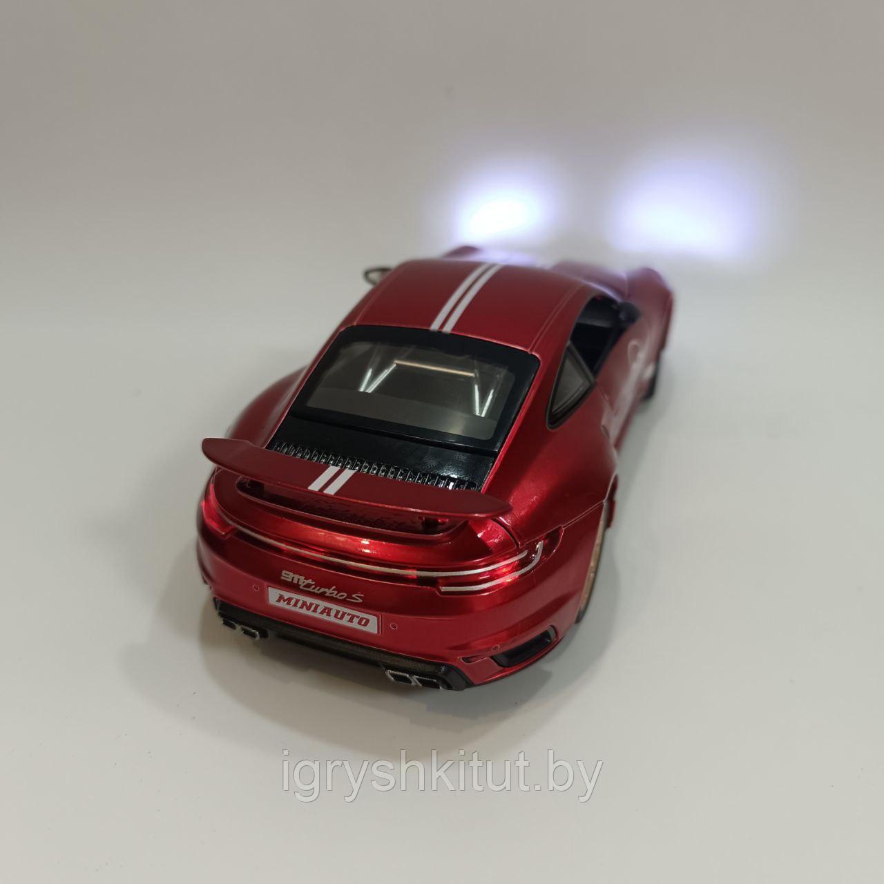 Спортивная металлическая модель автомобиля Porsche 911 turbo S, инерция, свет, звук - фото 3 - id-p216547645