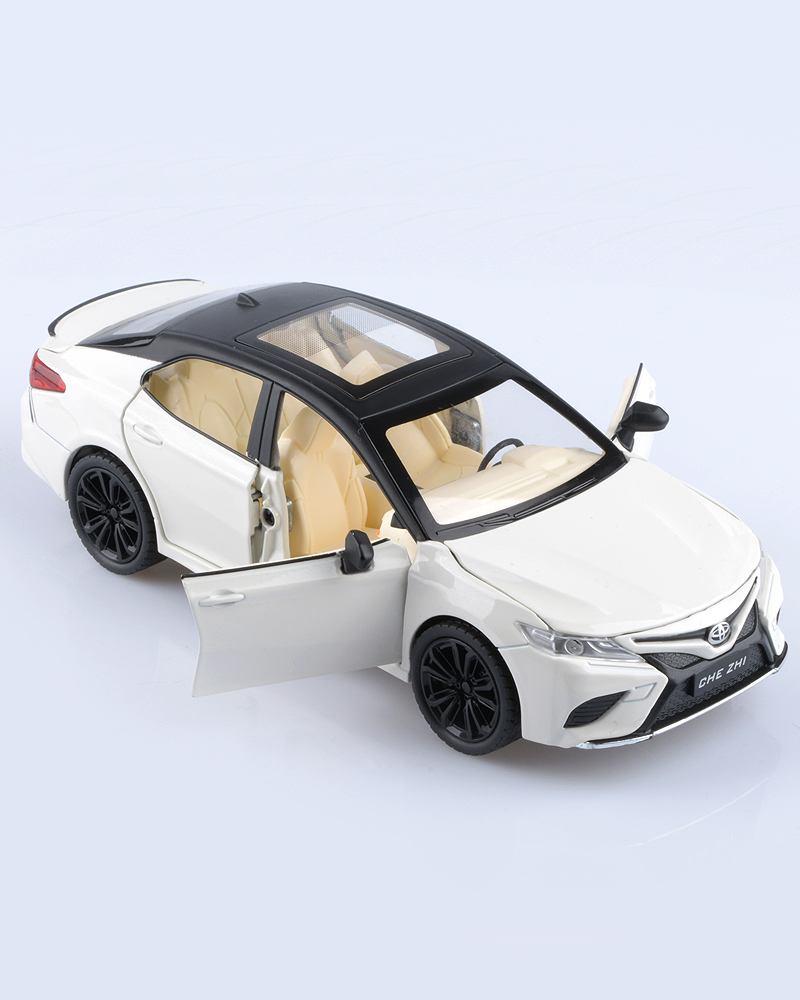 Коллекционная модель автомобиля Toyota Camry (белый) - фото 2 - id-p216582252