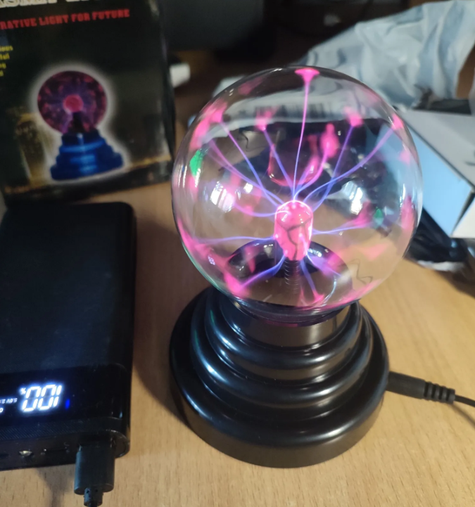 Плазменный шар Plasma light декоративная лампа Тесла, 8 см. / Магический ночник с молниями - фото 10 - id-p216623180