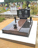 ДВОЙНОЙ ГРАНИТНЫЙ ПАМЯТНИК С ГРАВИРОВКОЙ НА ГОРИЗОНТАЛЬНОЙ СТЕЛЕ, фото 2