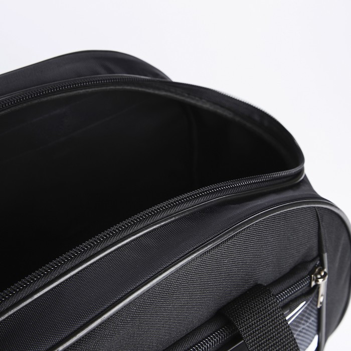 Сумка спортивная, отдел на молнии, наружный карман, длинный ремень, цвет чёрный - фото 4 - id-p211271174