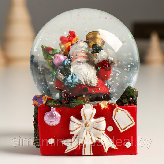 Сувенир полистоун водяной шар "Дед Мороз с мешком подарков и колокольчиком" 7х7х8 см - фото 5 - id-p213431121
